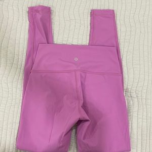 Plumpish pink LULULEMON long leggings like new never worn size 6
